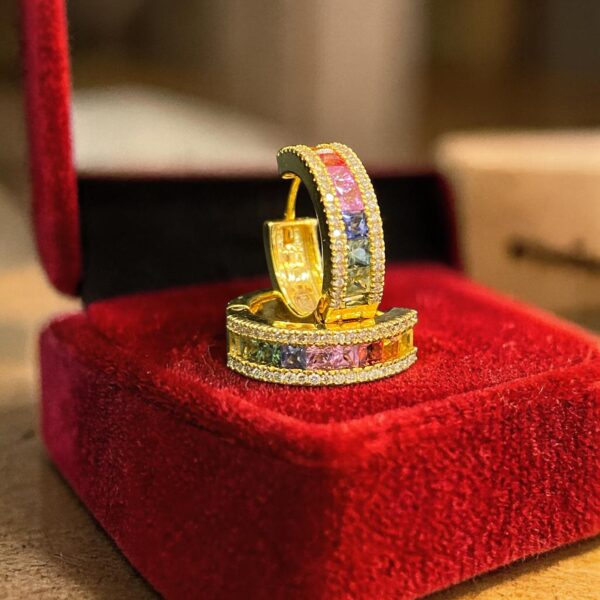 Pave 2.70 Cts Round Brilliant F/VS1 Diamonds Sapphires Unisex Hoop Earrings 18K Gold