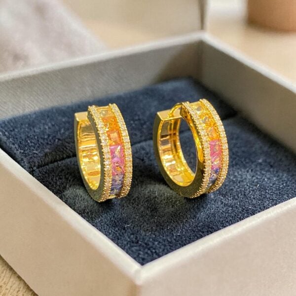 Pave 2.70 Cts Round Brilliant F/VS1 Diamonds Sapphires Unisex Hoop Earrings 18K Gold