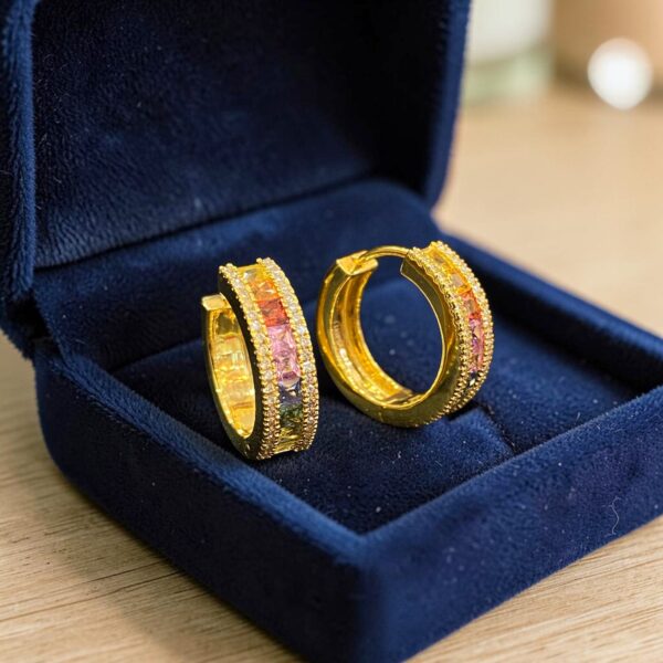Pave 2.70 Cts Round Brilliant F/VS1 Diamonds Sapphires Unisex Hoop Earrings 18K Gold