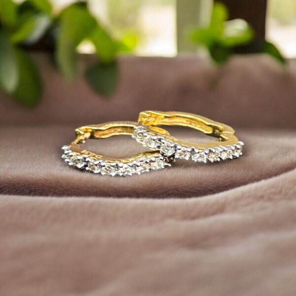 E-761 (15) 0.40 Carats Round Brilliant Cut Diamonds Single Row Curve Hoop Earrings 14K Gold