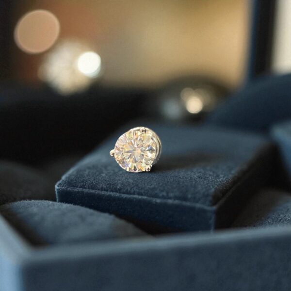 E-809 (18) GIA Certified 1 Carats F/VS1 Round Brilliant Diamond Men's Stud Earring 14K Gold