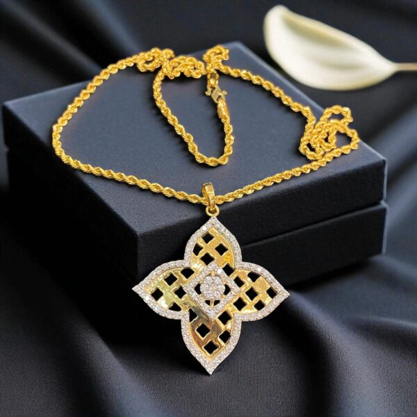 N-027 (32) Pave 1.20 Cts F/VS1 Round Brilliant Cut Diamonds Bloom Necklace 14K Yellow Gold
