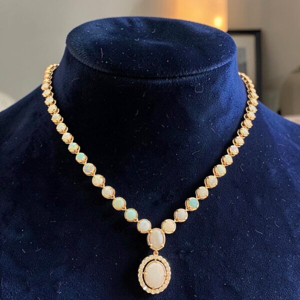 N-109 (21) Classy 5.47 Cts Round Brilliant F/VS1 Diamonds Australian Opal Necklace 14K Gold