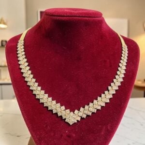 Stunning 3.35 Cts Round Brilliant F/VS1 Diamonds Illusion Necklace In 14K Gold