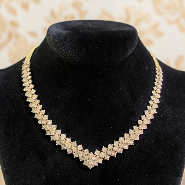 N-115 (18) Stunning 3.35 Cts Round Brilliant F/VS1 Diamonds Illusion Necklace In 14K Gold