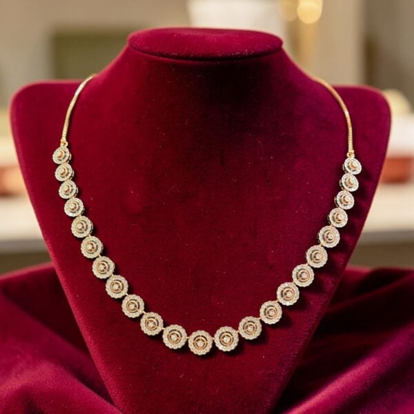 Stunning 1.77 Cts Round Brilliant F/VS1 Diamonds Floral Halo Necklace 14K Gold