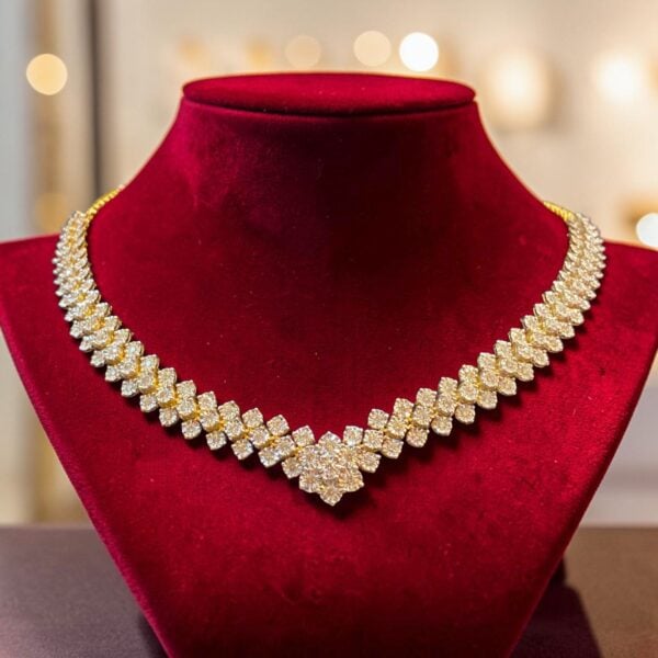 N-465 (22) Classy 3.90 Cts Round Brilliant F/VS1 Diamonds Illusion Necklace 14K Yellow Gold