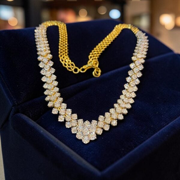 N-465 (23) Classy 3.90 Cts Round Brilliant F/VS1 Diamonds Illusion Necklace 14K Yellow Gold