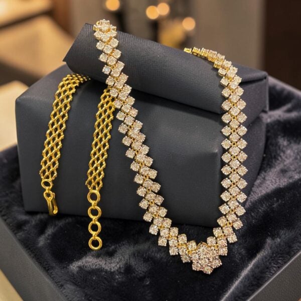 N-465 (24) Classy 3.90 Cts Round Brilliant F/VS1 Diamonds Illusion Necklace 14K Yellow Gold