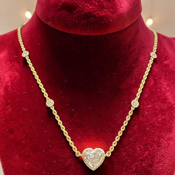 GIA Certified 6 Carats Heart Round Shape H/VS1 Diamonds Necklace 18K Yellow Gold