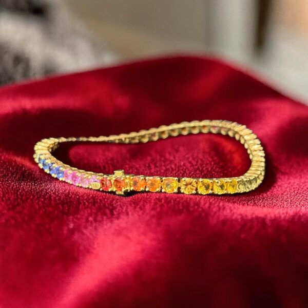 Exquisite 12.20 Carats Natural Sapphire Unisex Rainbow Tennis Bracelet 18K Gold