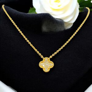 Gorgeous 0.62 Cts Round Brilliant Cut Diamonds Clover Necklace 14K Gold