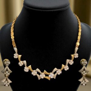 Splendid 4.01 Cts Round Brilliant Diamonds Floral Necklace Earrings Set 14K Gold