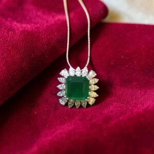 5.50 Cts Marquise Pear Shape F/VS1 Diamonds Emerald Necklace 18K Gold