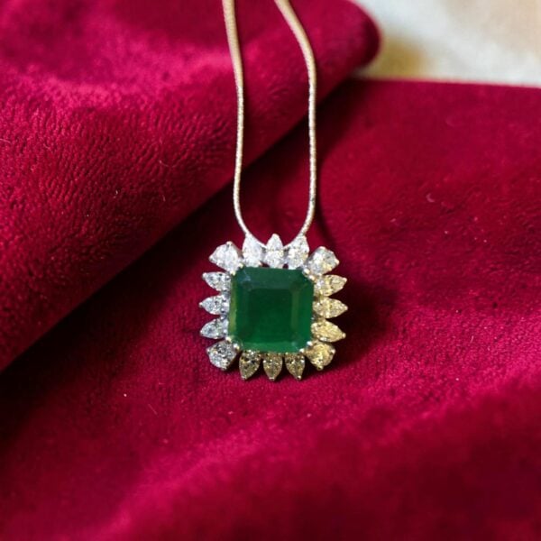 5.50 Cts Marquise Pear Shape F/VS1 Diamonds Emerald Necklace 18K Gold