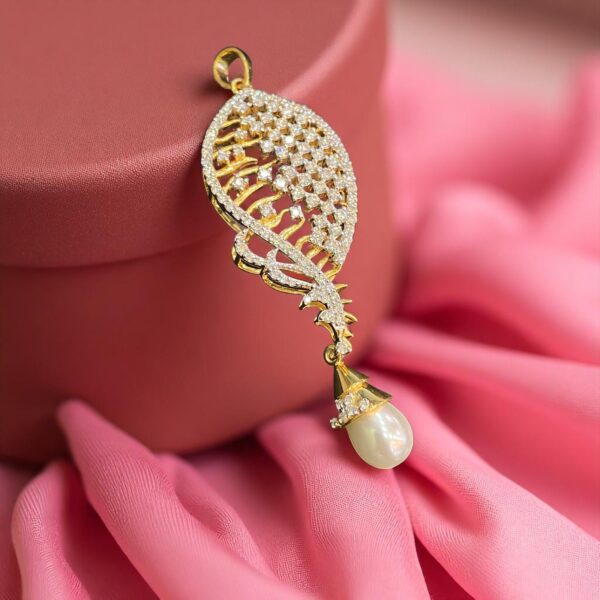 P-051 (31) 1.66 Cts Round Brilliant Cut F/VS1 Diamonds Feather Charm Pendant in 14K Yellow Gold