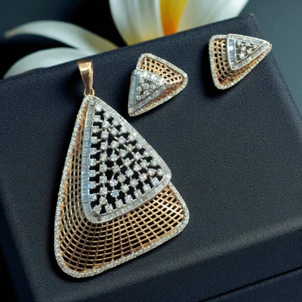 5.65 Carats Round Baguette Shape Diamonds Art Deco Pendant Earrings Set 14K Gold