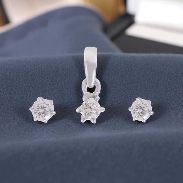 GIA Certified 0.75 Cts F/VS1 Natural Diamonds Pendant Earrings Set Fine 18K Gold