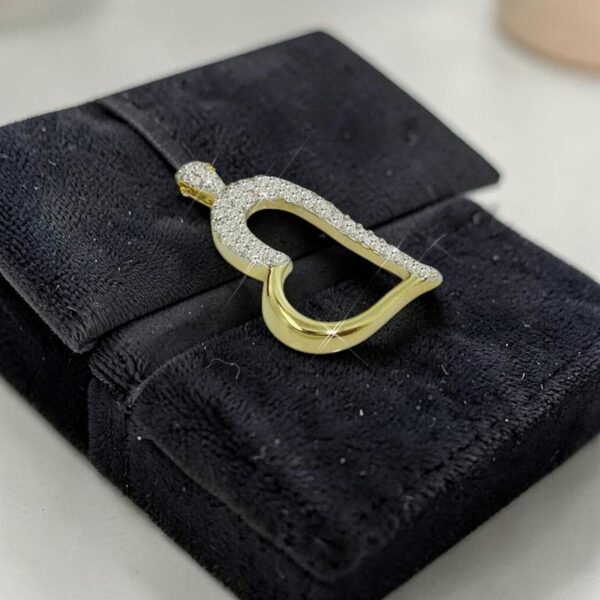 Pave 0.75 Carats Round Brilliant F/VS1 Diamonds Heart Pendant In 14K Yellow Gold