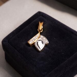 Stunning 0.60 Cts Round Baguette Shape F/VS1 Diamonds Pendant In 14K Yellow Gold