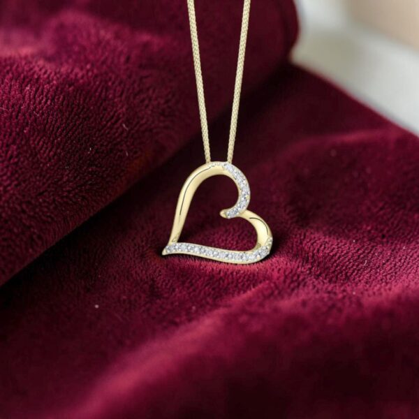 Dazzling 0.40 Cts Round Brilliant F/VS1 Diamonds Heart Pendant 14K Yellow Gold