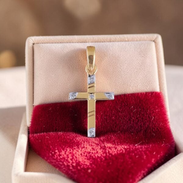 P-096 (5) Elegant 0.15 Cts Round Brilliant F/VS1 Diamonds Unisex Cross Pendant In 18K Gold