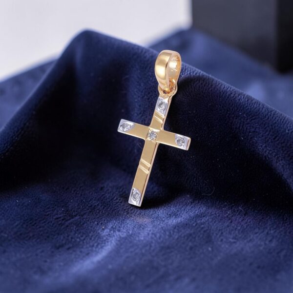 P-096 (7) Elegant 0.15 Cts Round Brilliant F/VS1 Diamonds Unisex Cross Pendant In 18K Gold