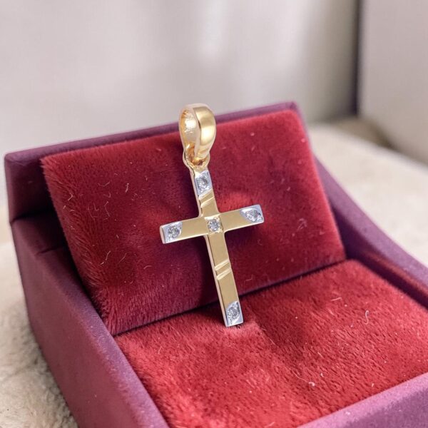 P-096 (8) Elegant 0.15 Cts Round Brilliant F/VS1 Diamonds Unisex Cross Pendant In 18K Gold