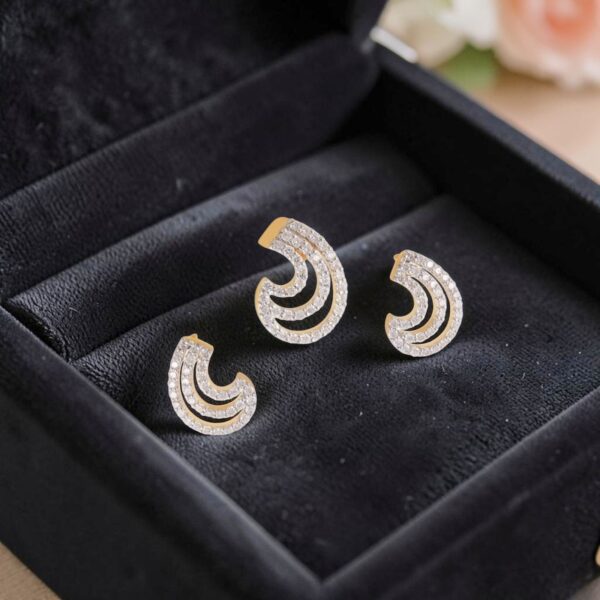 Pave 1.25 Cts Round Brilliant F/VS1 Diamonds Comma Pendant Earrings Set 18K Gold