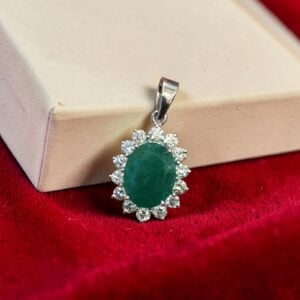 Dazzling 6.30 Cts Round Brilliant F/VS1 Diamonds Emerald Pendant 14K White Gold