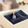 Stunning 4.50 Cts Lab Grown Blue Sapphire Unisex Pendant In 18K Gold
