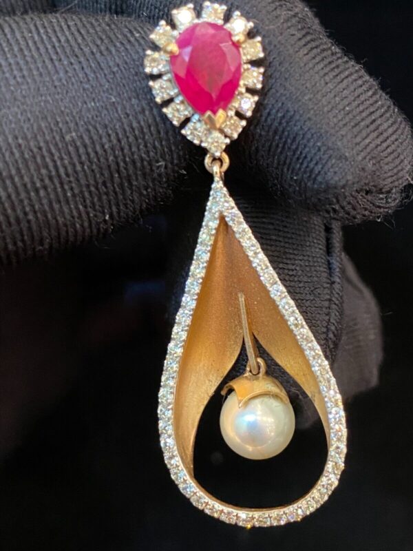 Pave 3.50 Carats Round Brilliant Natural Diamonds Ruby Pearl Pendant In 14K Gold