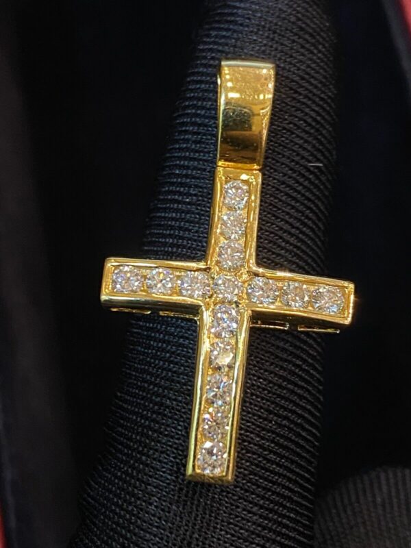 Pave 1.05 Cts Round Brilliant Cut Diamonds Unisex Channel Cross Pendant In 14K Gold
