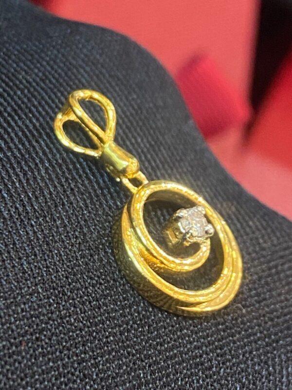 Stunning 0.07 Cts Round Brilliant Cut Natural Diamond Spiral Pendant In 18K Gold