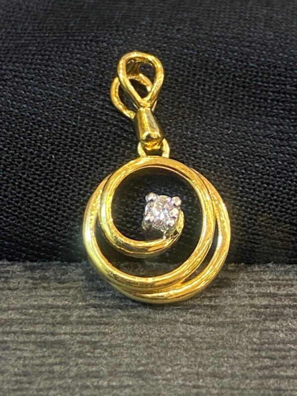 Stunning 0.07 Cts Round Brilliant Cut Natural Diamond Spiral Pendant In 18K Gold