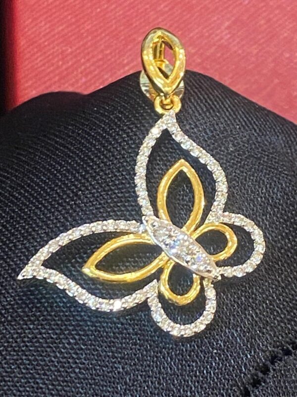 Pave 0.80 Cts Round Brilliant Cut Natural Diamonds Butterfly Pendant In 18K Gold