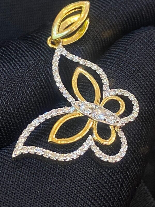 Pave 0.80 Cts Round Brilliant Cut Natural Diamonds Butterfly Pendant In 18K Gold