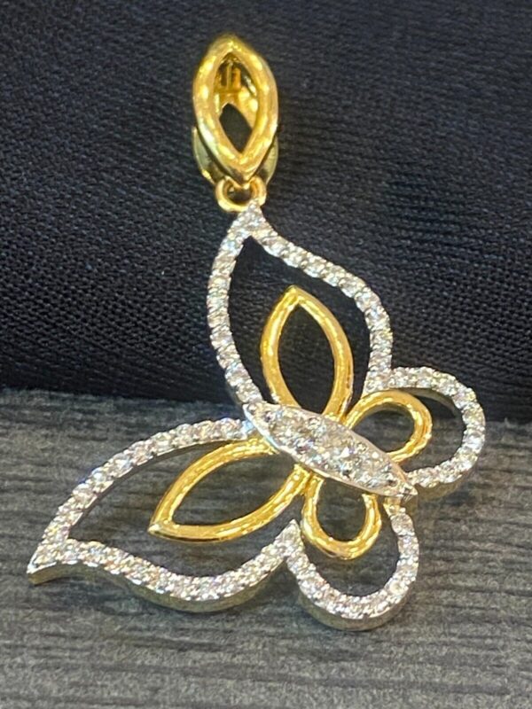Pave 0.80 Cts Round Brilliant Cut Natural Diamonds Butterfly Pendant In 18K Gold