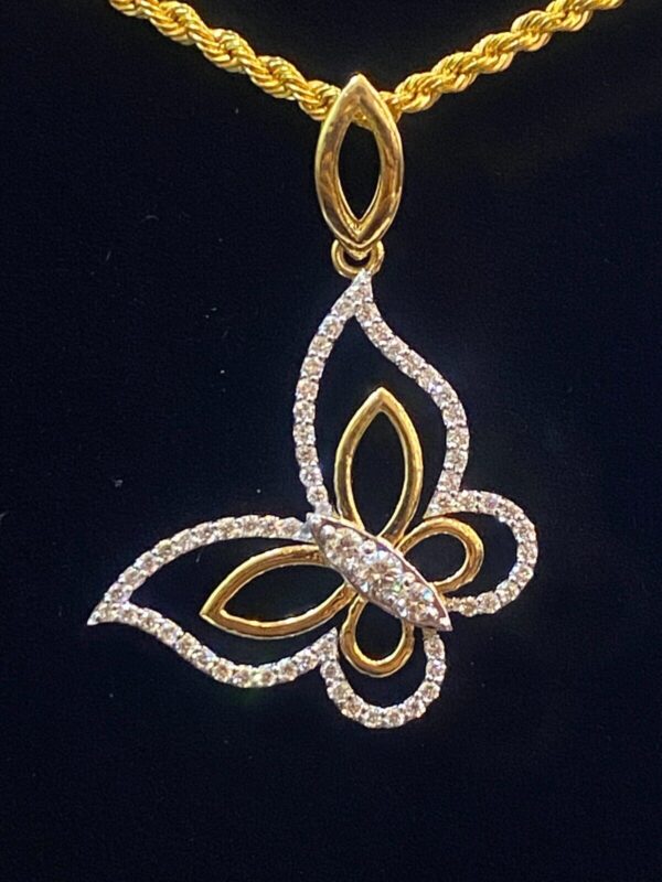 Pave 0.80 Cts Round Brilliant Cut Natural Diamonds Butterfly Pendant In 18K Gold