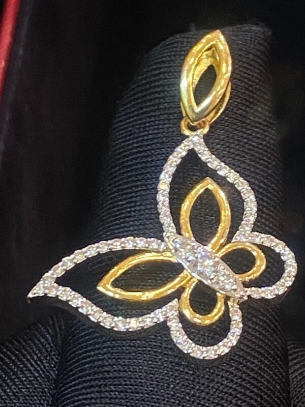 Pave 0.80 Cts Round Brilliant Cut Natural Diamonds Butterfly Pendant In 18K Gold