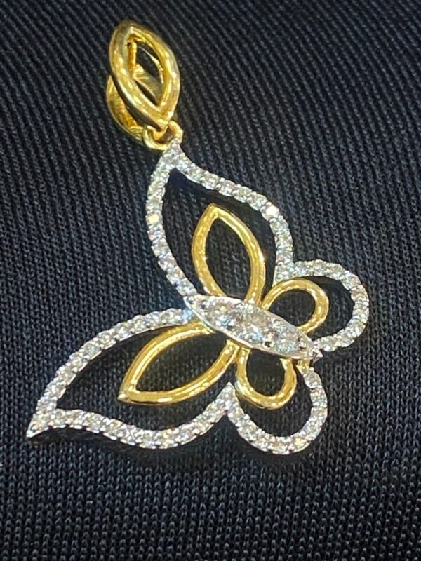 Pave 0.80 Cts Round Brilliant Cut Natural Diamonds Butterfly Pendant In 18K Gold