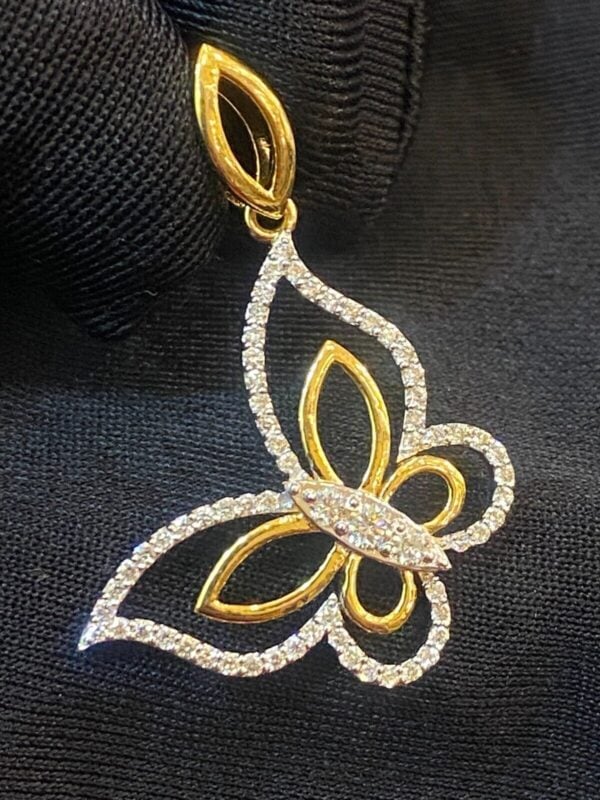 Pave 0.80 Cts Round Brilliant Cut Natural Diamonds Butterfly Pendant In 18K Gold