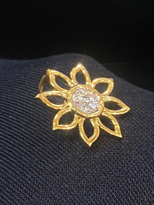 P-481 (11) Pave 0.20 Carats Round Brilliant Cut Natural Diamonds Floral Pendant In 18K Gold