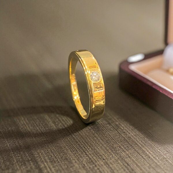 Classy 0.10 Cts Round Brilliant Cut Diamond Unisex Engagement Band Ring 18K Gold