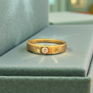 Classy 0.10 Cts Round Brilliant Cut Diamond Unisex Engagement Band Ring 18K Gold