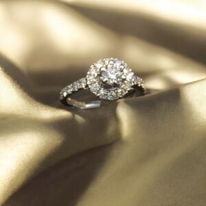 Pave 1.10 Cts Round Brilliant Cut F/VS1 Diamonds Solitaire Ring 18K White Gold