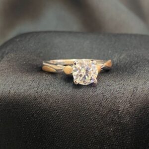 R-124 (1) 1.01 Cts G/SI1 Round Brilliant Cut GIA Diamond Engagement Ring In 18K White Gold