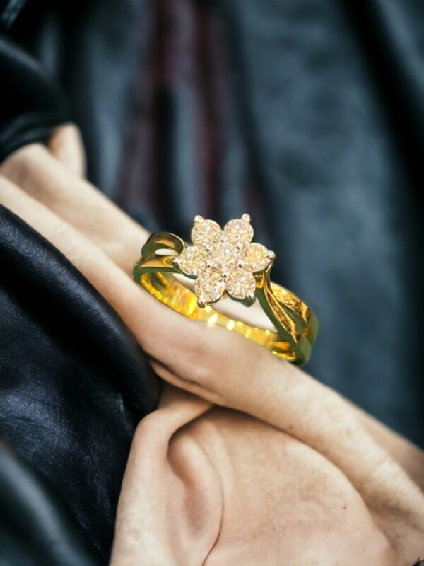 0.35 Carats Round Brilliant Cut Diamonds Floral Anniversary Ring 18K Yellow Gold