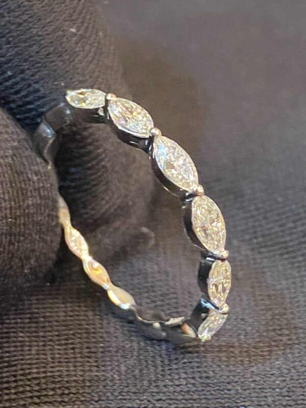 Stunning 0.60 Cts Marquise Shape Diamonds Engagement Band Ring In 750 18K Gold