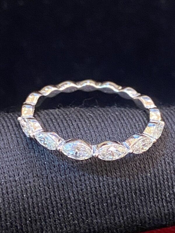 Stunning 0.60 Cts Marquise Shape Diamonds Engagement Band Ring In 750 18K Gold